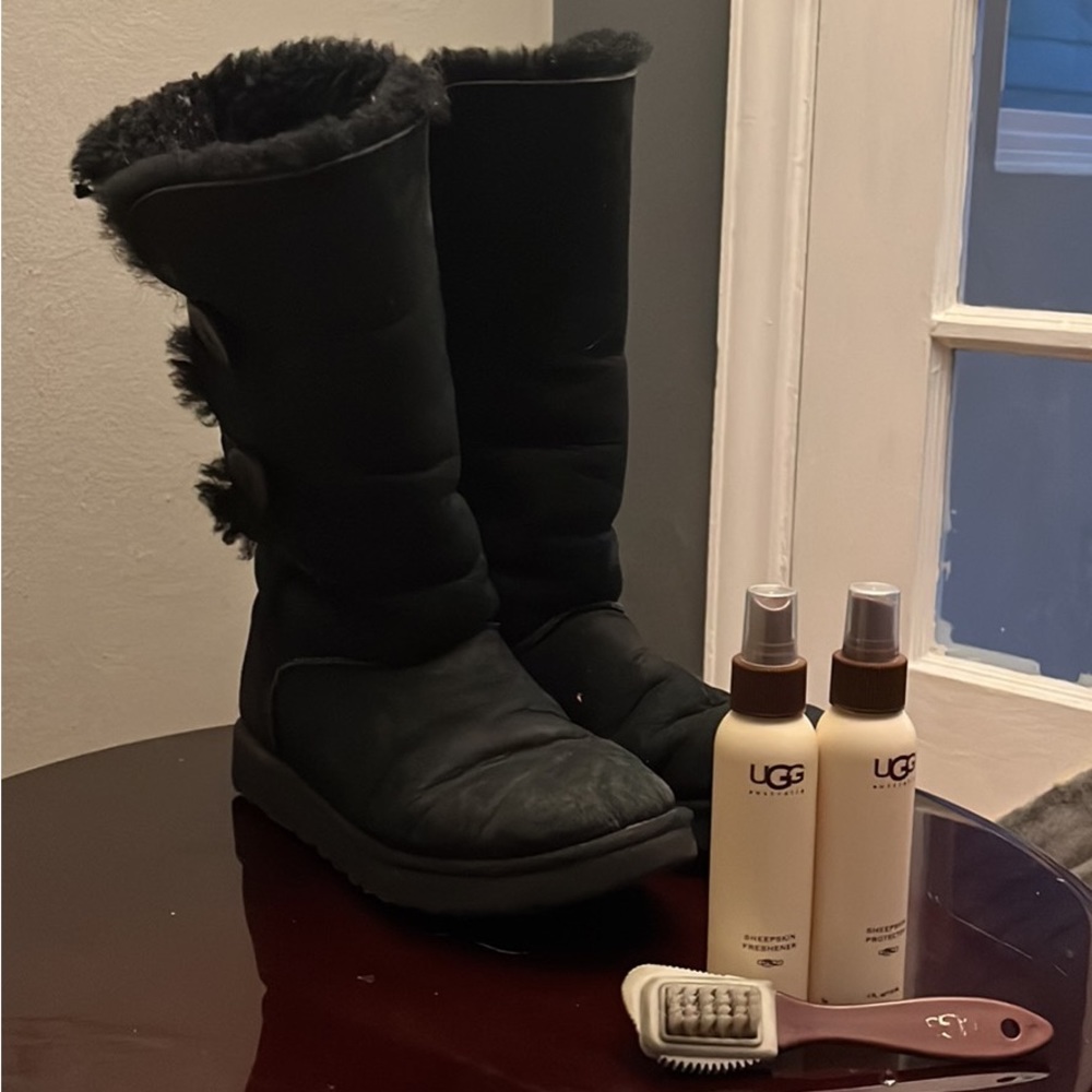 UGG boots button mid calf
